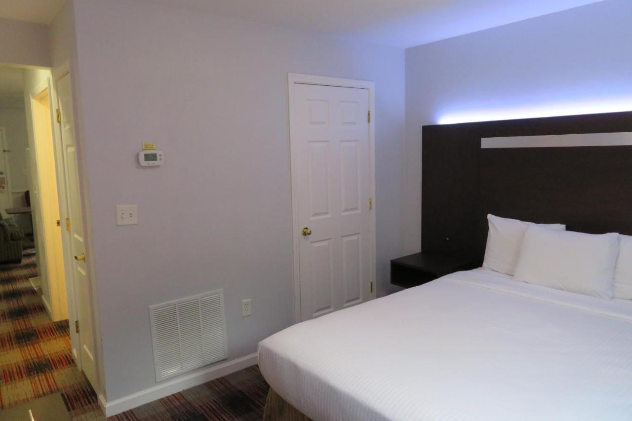 Luxbury Inn & Suites Maryville Exterior photo