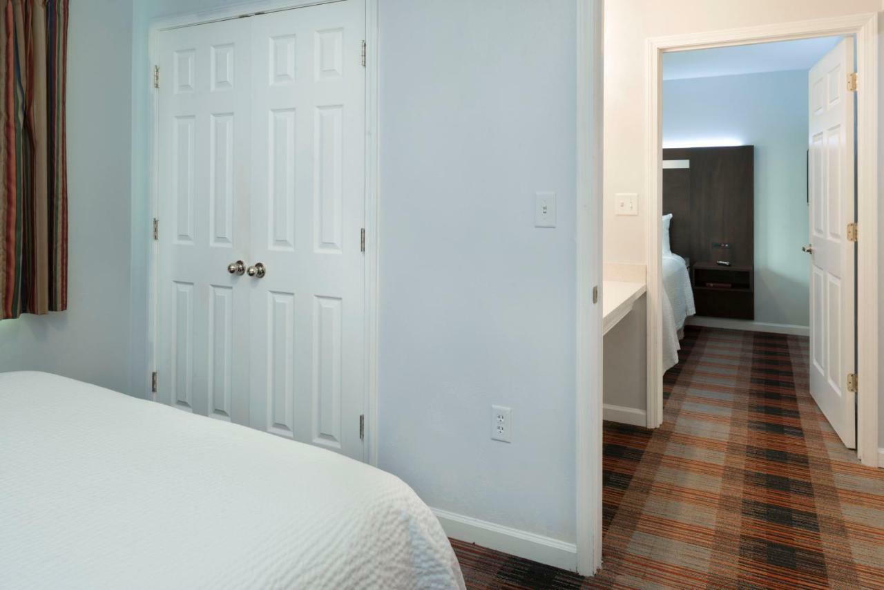 Luxbury Inn & Suites Maryville Exterior photo