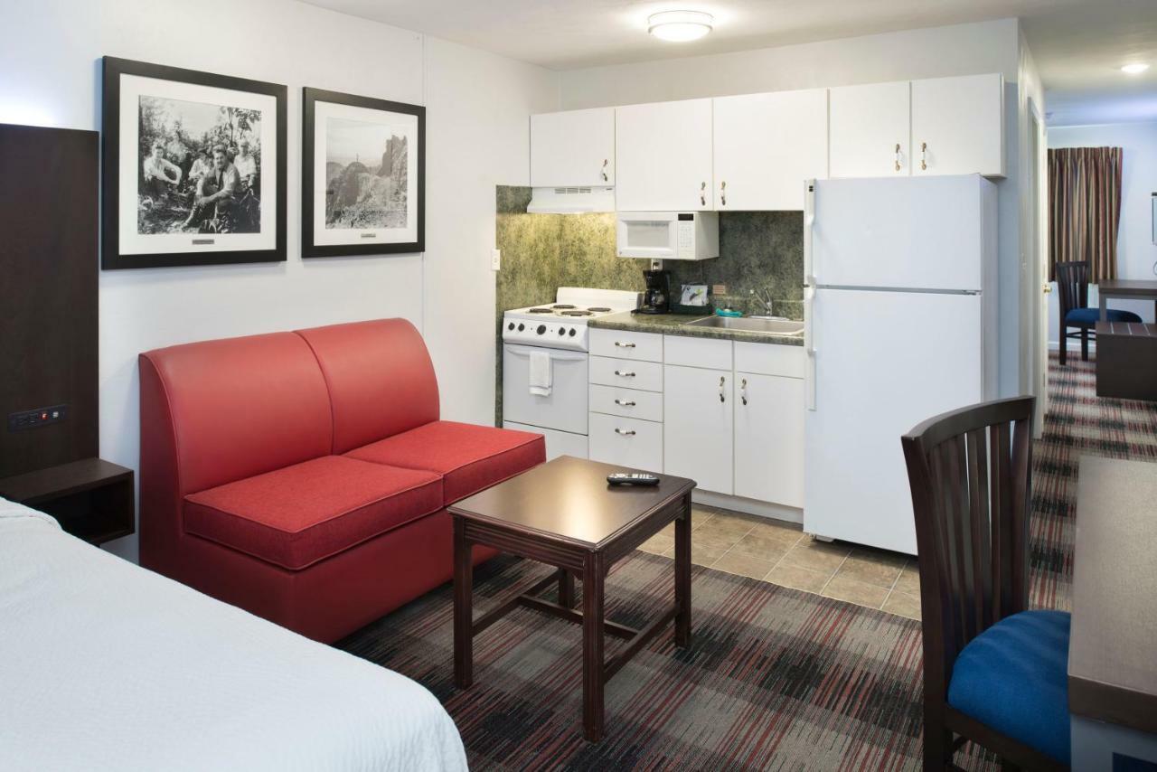 Luxbury Inn & Suites Maryville Exterior photo